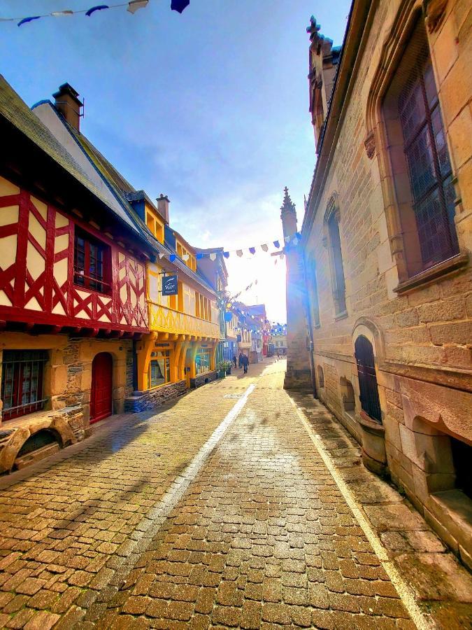 Gîte - Et à côté coule une rivière Josselin Exterior foto